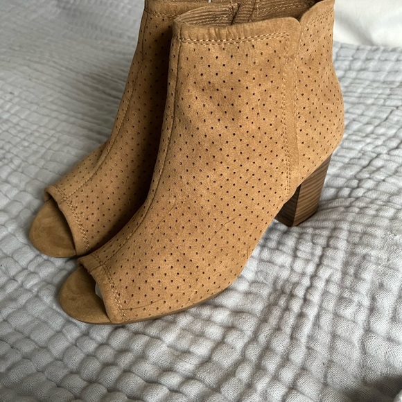 Old Navy perforated peep toe booties - Picture 5 of 7